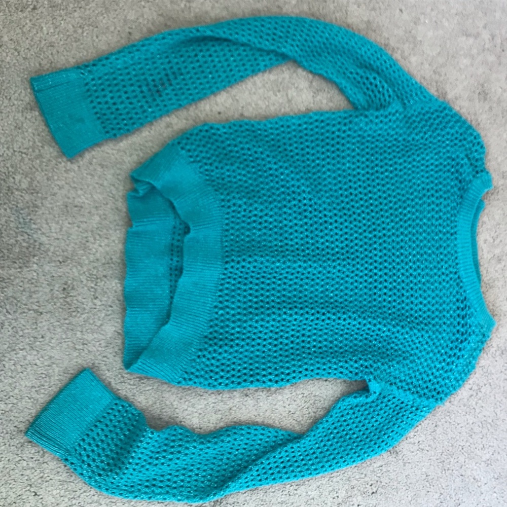 Blue long sleeve netted shirt